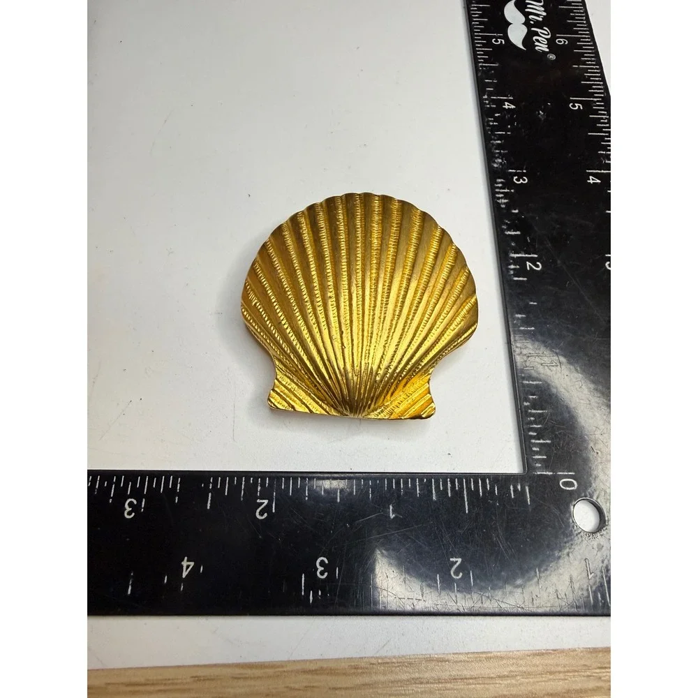 Gold Tone Seashell Belt Buckle Nautical Scallop Shell Statement Accessory
